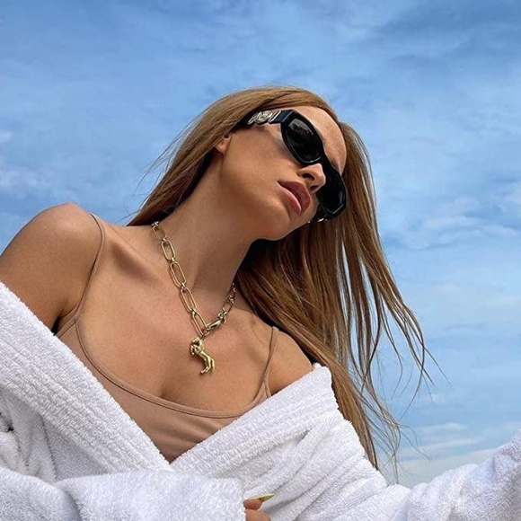 Black Rectangle Sunglasses Retro 90’s Vintage Side Gold Logo Detail Rose Chunky - Picture 1 of 4